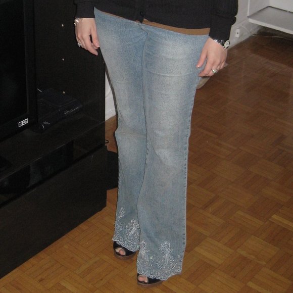 Embroidered Jeans - Picture 6 of 6